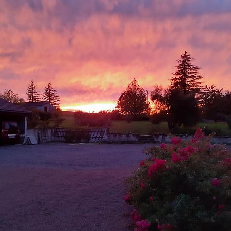 Villa Meublé de campagne au calme Louchy-Montfand Esterno foto